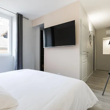 Le Trèfle à Quatre Feuilles Hotel 3*