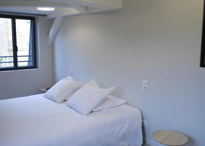 Le Trefle A Quatre Feuilles מלון