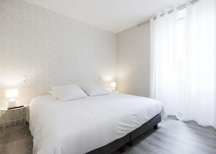 Le Trefle A Quatre Feuilles מלון